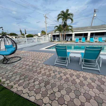 Hollywood Gardens Inn & Suites Ngoại thất bức ảnh