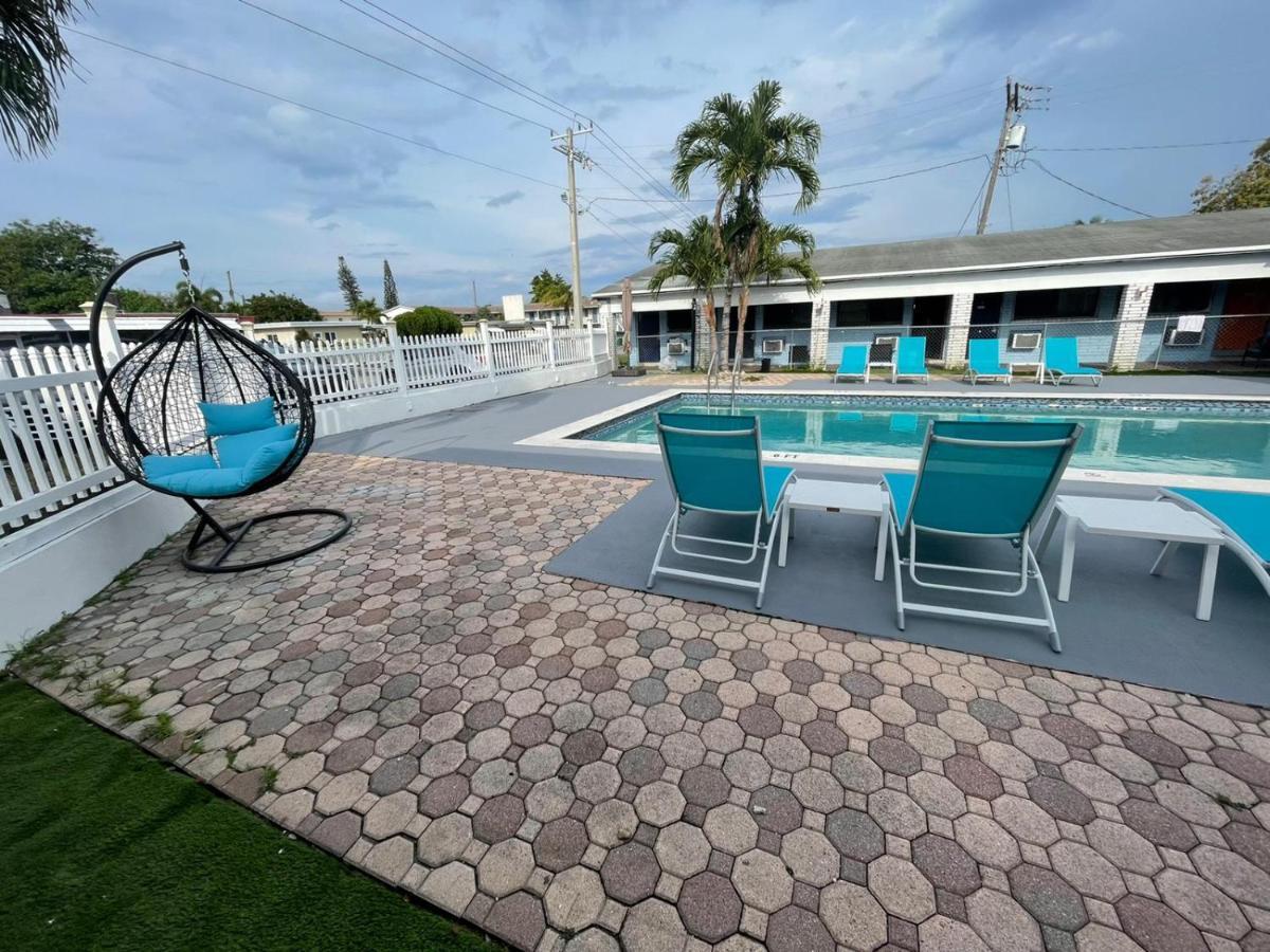 Hollywood Gardens Inn & Suites Ngoại thất bức ảnh