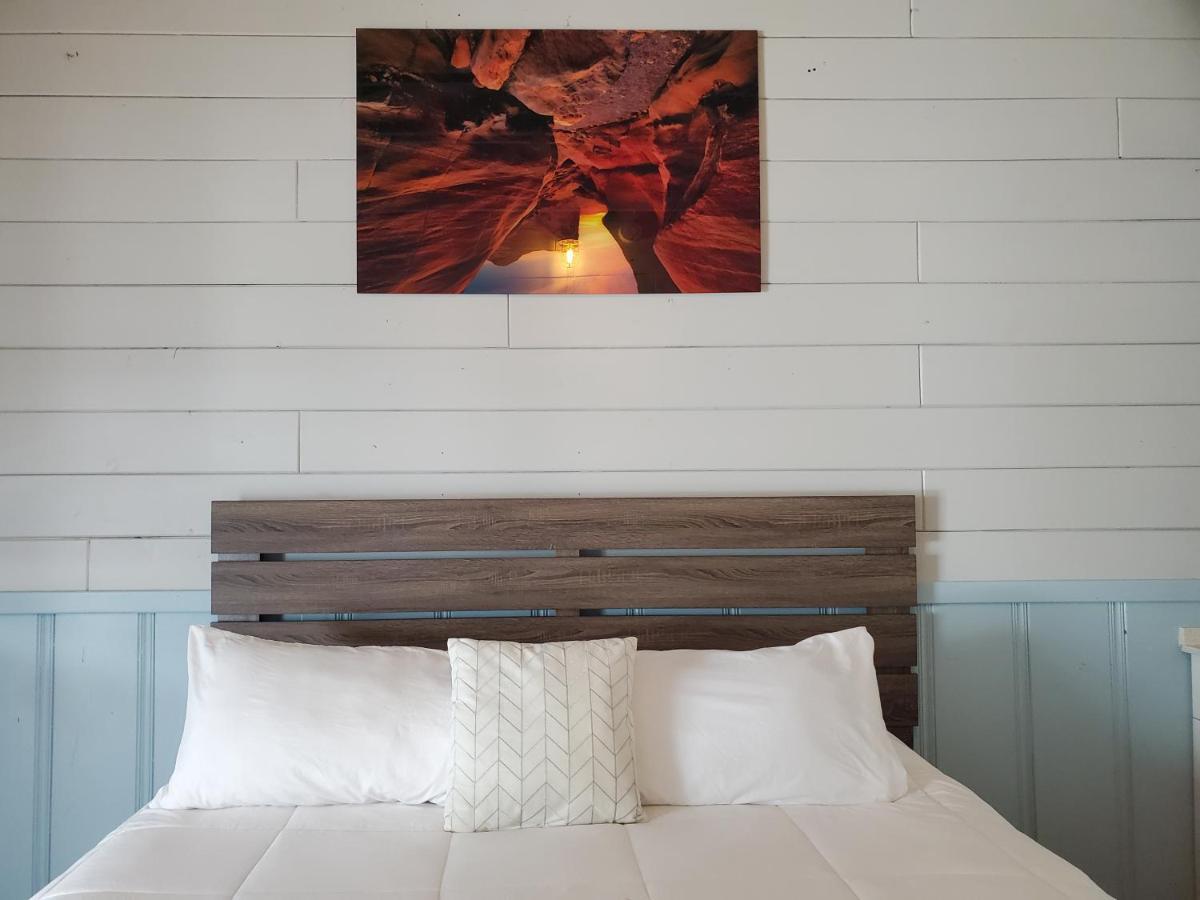 Hollywood Gardens Inn & Suites Ngoại thất bức ảnh
