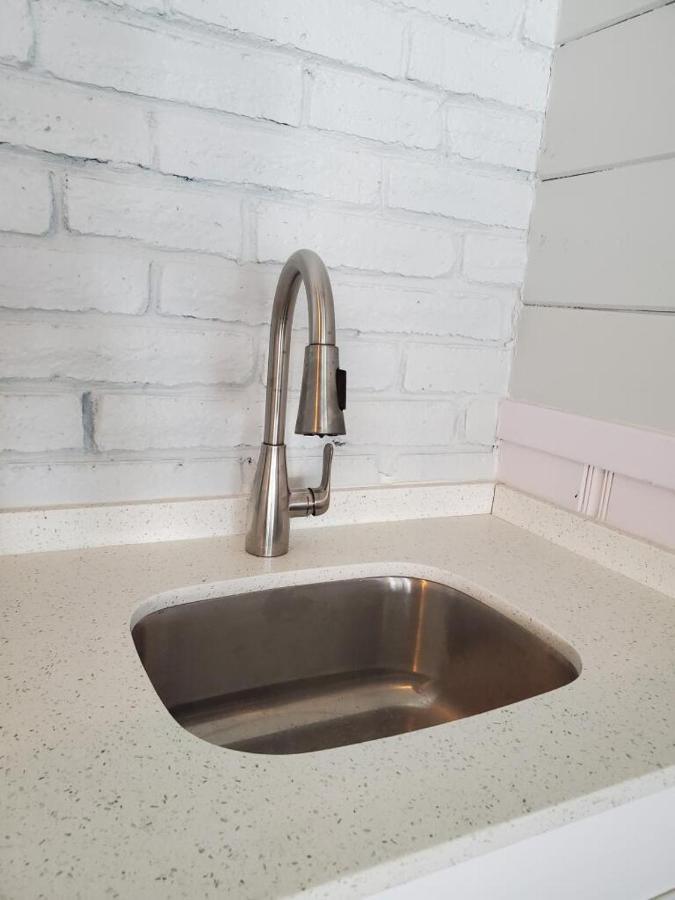 Hollywood Gardens Inn & Suites Ngoại thất bức ảnh