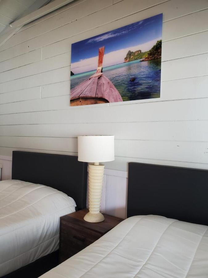 Hollywood Gardens Inn & Suites Ngoại thất bức ảnh