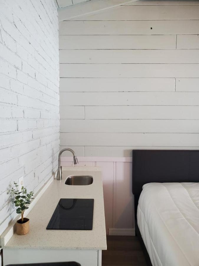 Hollywood Gardens Inn & Suites Ngoại thất bức ảnh