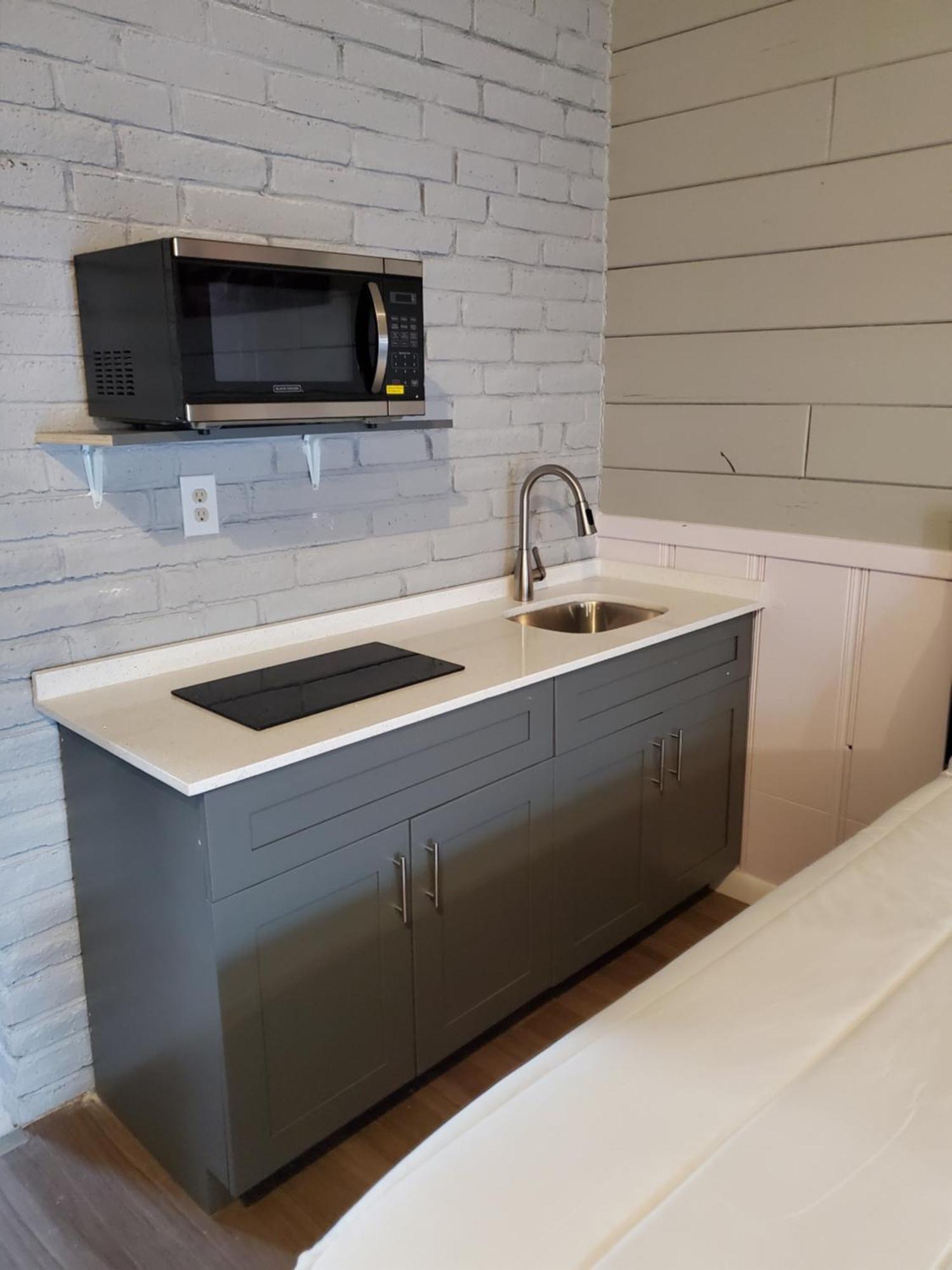Hollywood Gardens Inn & Suites Ngoại thất bức ảnh